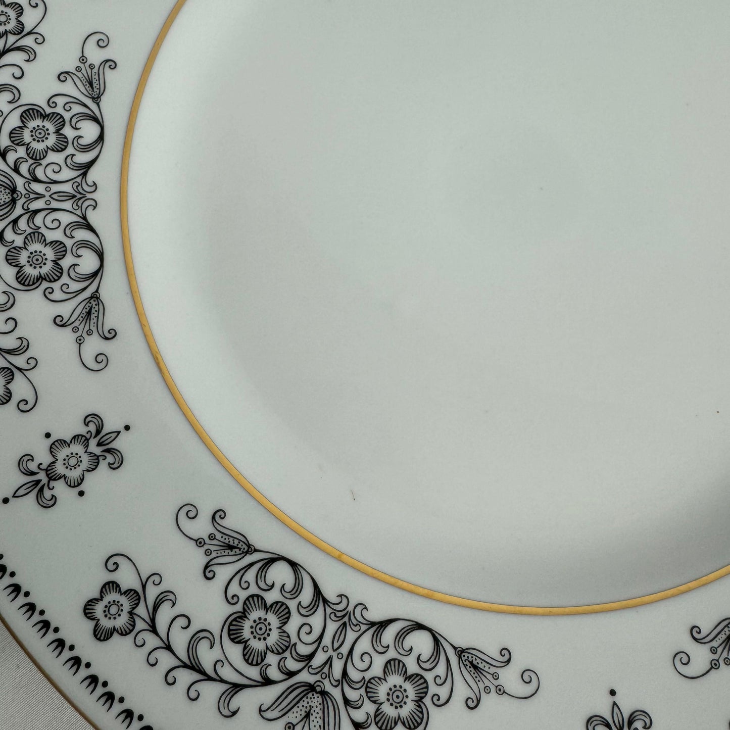 Vintage Henneberg Porzellan 1777 White Black Floral Dinner Plates Set of 6