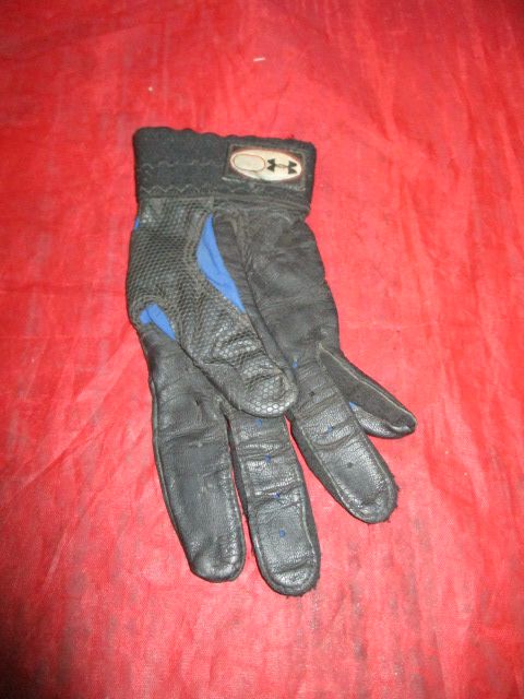 Used Under Armour Batting Glove Youth Size